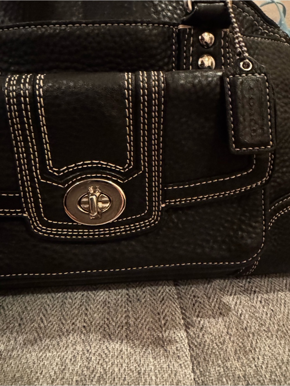 PRE-LOVED ,and  like new, , Coach Hampton  black Pebbled Leather Domed  satchel - Picture 2 of 11